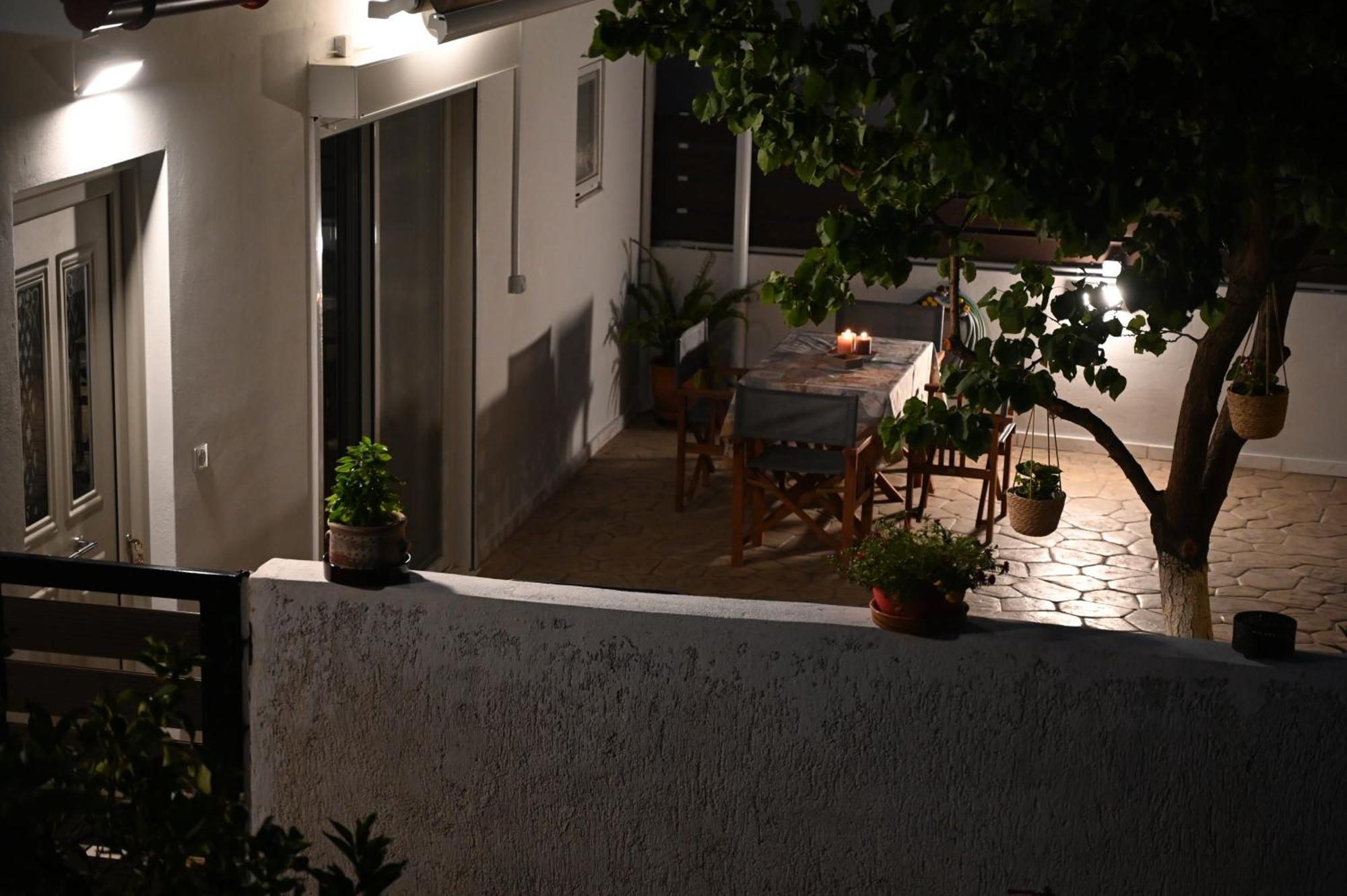 Evita'S Guesthouse Agia Marina Mikrolimanou Dış mekan fotoğraf
